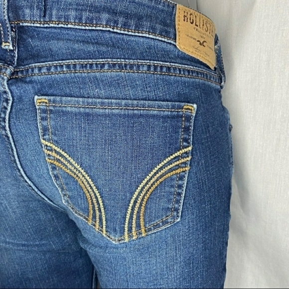 Hollister Blue Jeans Dark Wash Women's Size 3 Waist 26" Length 33" Boot Cut EUC - Picture 8 of 10